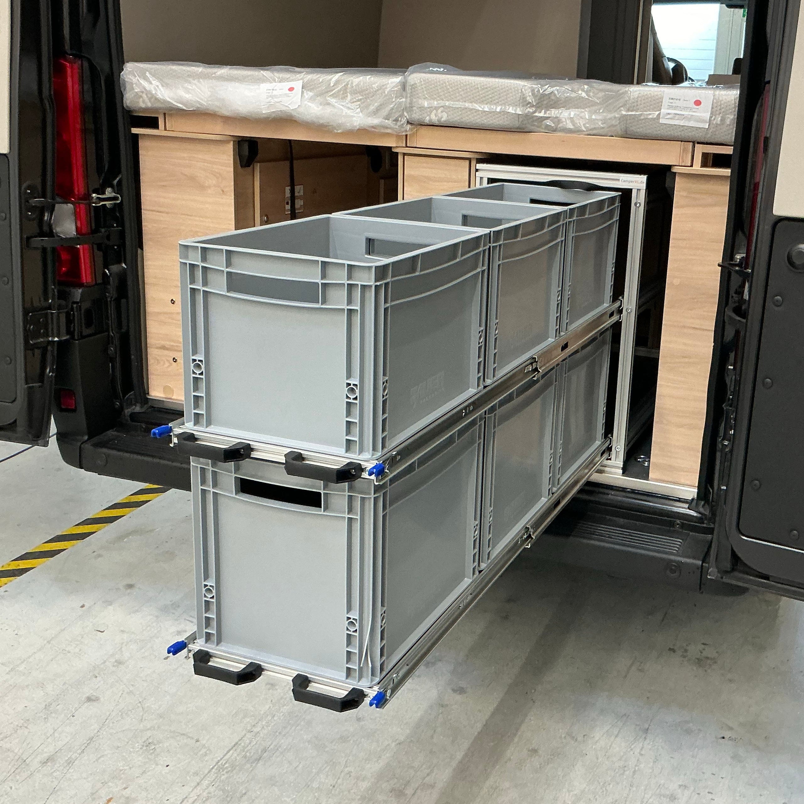 Heckauszug 2 Etagen Dethleffs Globetrail 640S