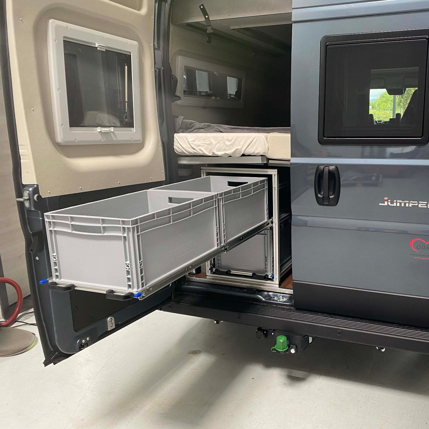 Heckauszug Pössl Summit SHINE 600 L vollständig ausgezogen