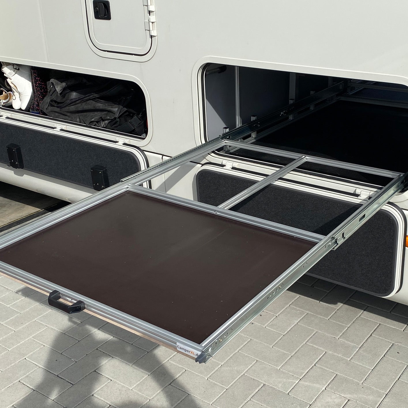 Auszug ausgefahren im Doppelboden eines Concorde Carver.